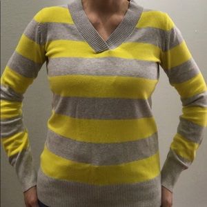 Gap sweater